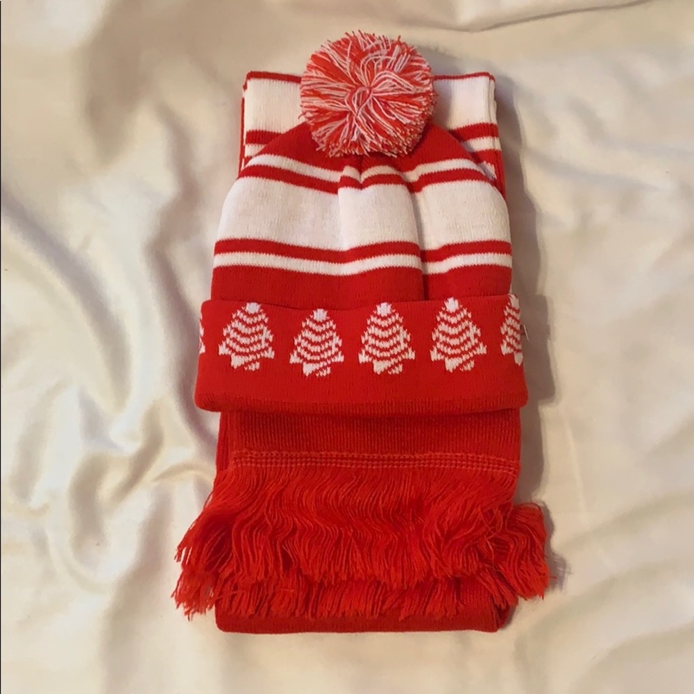 COPY - Little Debbie Tree Hugger Cake Hat & Scarf…